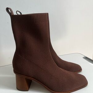Dolce Vita Chocolate Ribbed Heeled Boots
